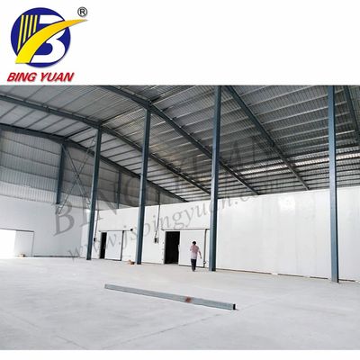 फलों और सब्जियों के लिए 200KW 200mm R22 450V कोल्ड स्टोरेज रूम